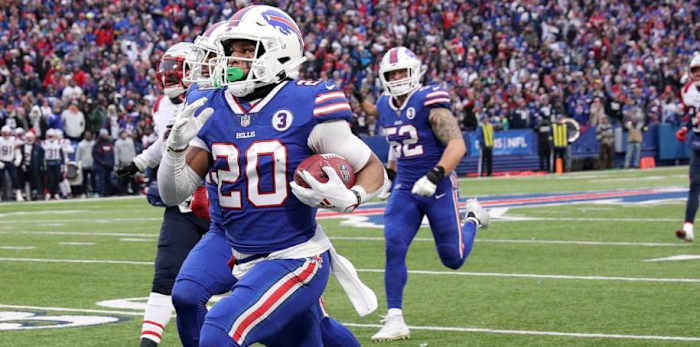 Hines runs to glory during last year's regular season finale